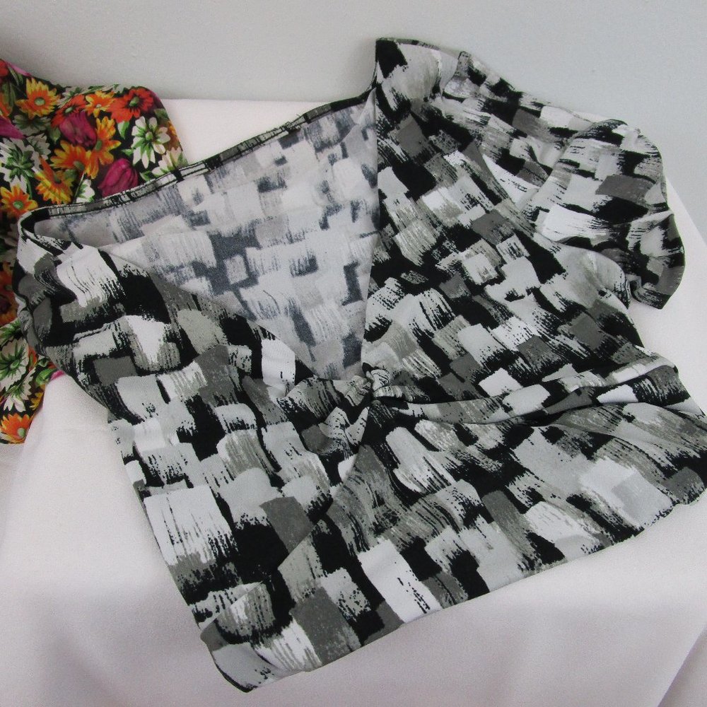 Worthington Flattering Knit Top - Picture 7 of 9